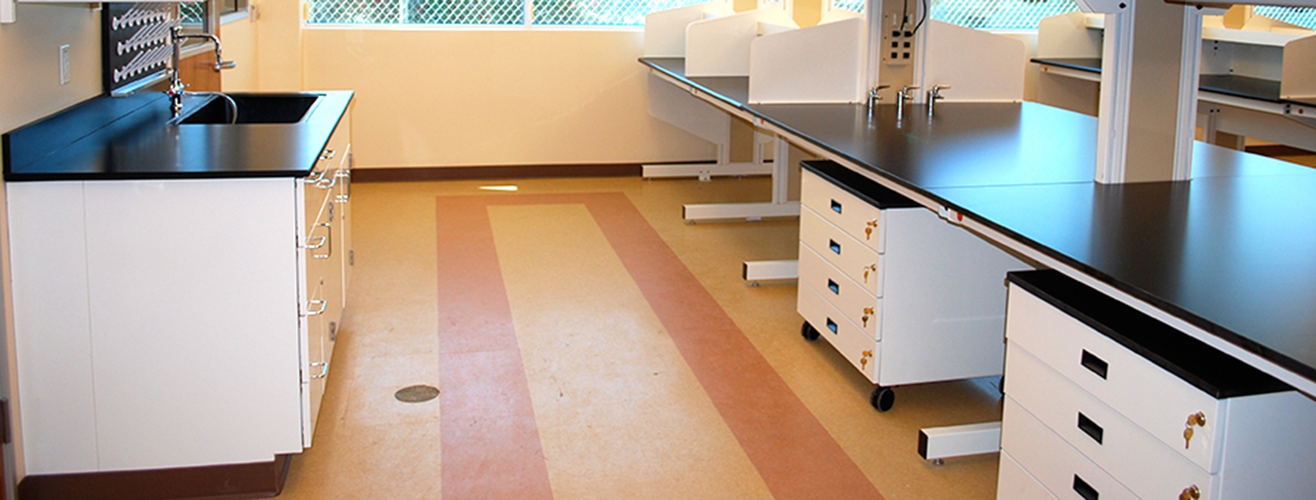C2-Lab-benches.jpg